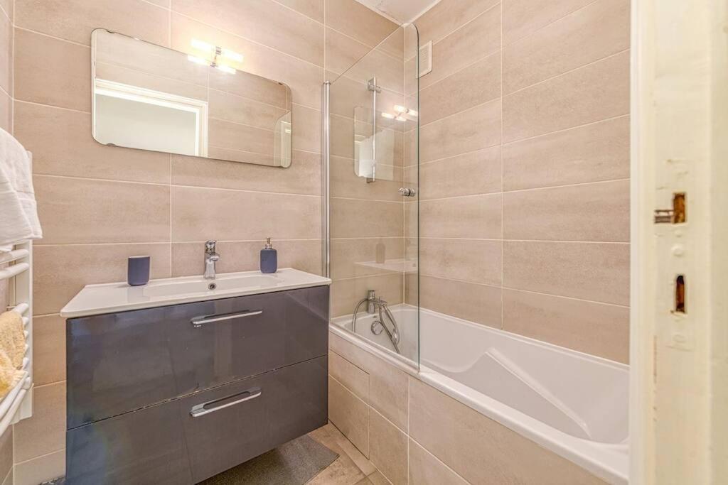 Centre Grenoble, Charmant, Avec Une Chambre Екстер'єр фото